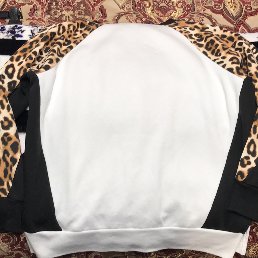 Pink Victoria’s Secret leopard long sleeve xsmall - Picture 15 of 17